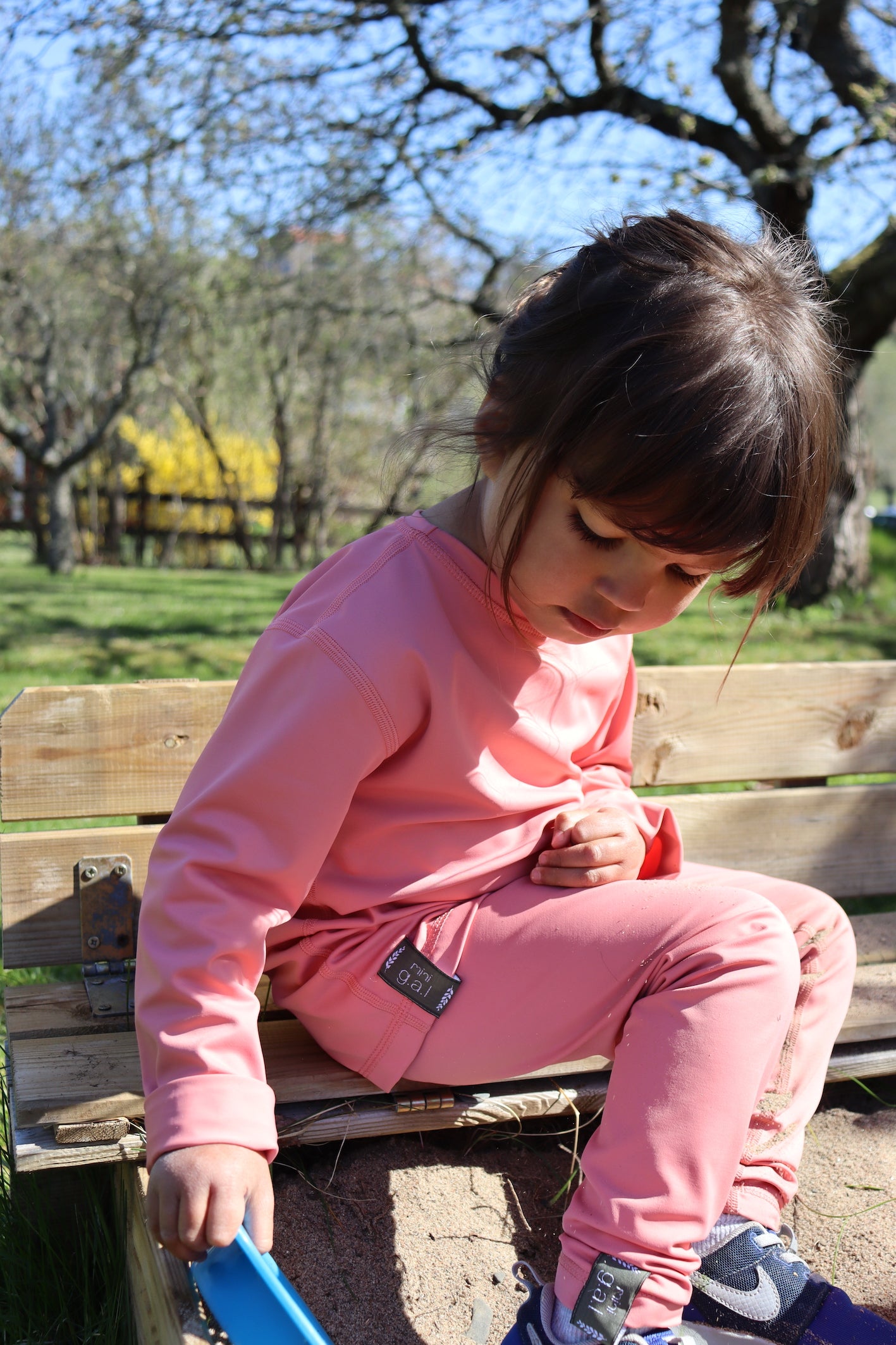 Thursday - T-Shirt Barn - Rosa Korall