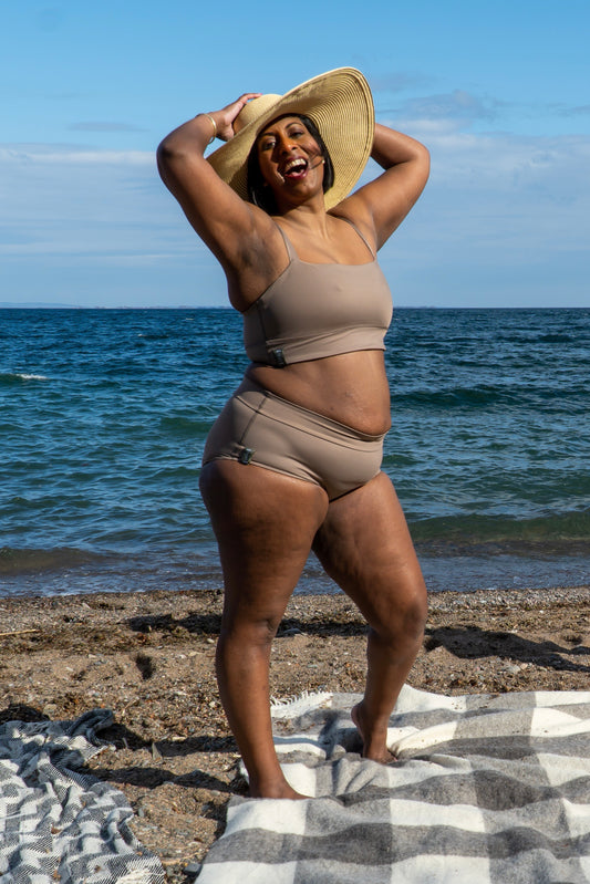 Thursday Thrills - Bikinitrosor - Sand